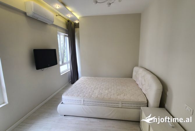 Shtepi me qera Apartament ne Tirane, 2+1, Mobilimi E mobiluar, Pagesa 650  Euro.
