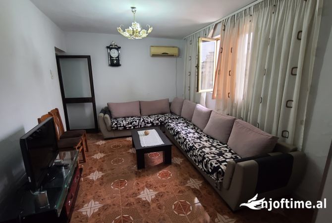 Shtepi me qera 2+1 ne Tirane - 400 Euro