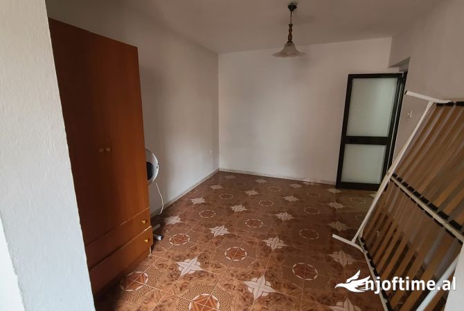Shtepi me qera 2+1 ne Tirane - 400 Euro