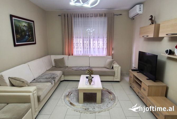 Shtepi me qera 2+1 ne Tirane - 450 Euro