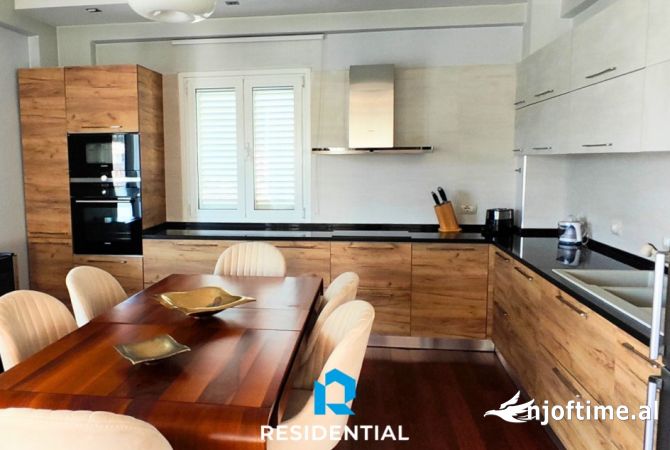Shtepi me qera 3+1 ne Tirane - 1,500 Euro