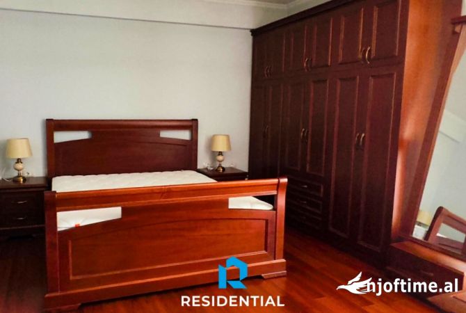 Shtepi me qera 3+1 ne Tirane - 1,500 Euro