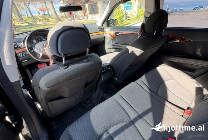 Makina ne shitje ne Tirane, Mercedes-Benz, 2005 Diesel,Kambio Automatik Pagesa 4,000  Euro.