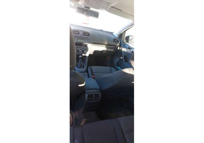 Jepet me qera Makina Volkswagen Golf 6 duke filluar me 40 euro dita
