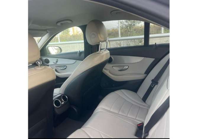 Noleggio Auto  a Tirana - 110 Euro