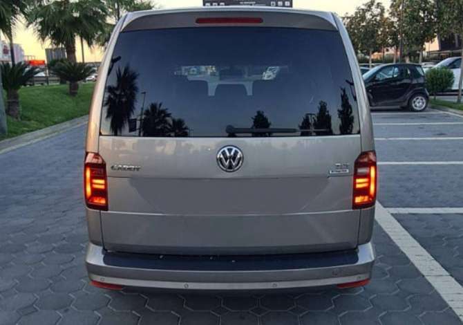 Jepet me qera Makina VolksWagen Caddy Maxi 7 vendesh, 65 Euro dita Tirane