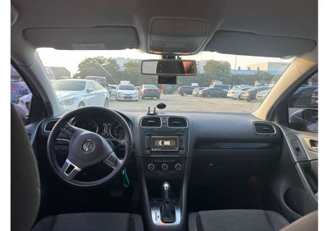 Jepet me qera Makina Volkswagen Golf 6 per 30  Euro dita. Rinas 