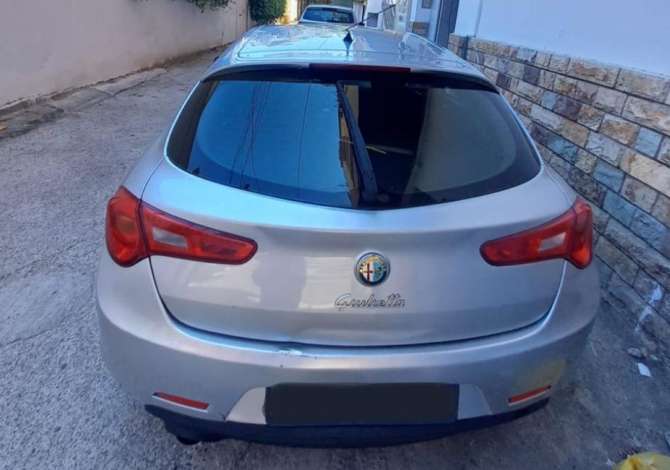 Makina me qera  ne Tirane - 25 Euro