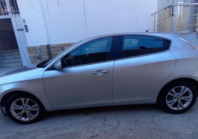 Makina me qera  ne Tirane - 25 Euro