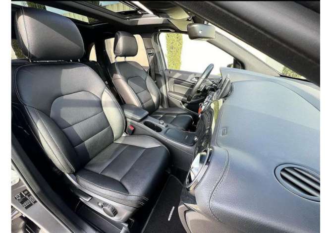 Makina ne shitje ne Durres, Mercedes-Benz, 2014 Diesel,Kambio Automatik Pagesa 10,490  Euro.