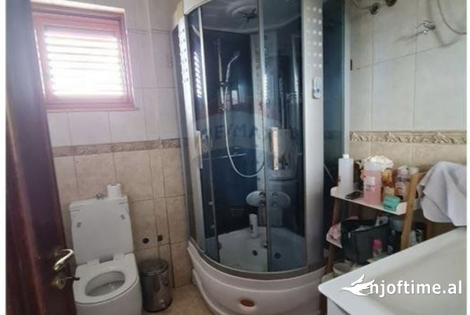 Shtepi ne shitje Vila Luksoze ne Tirane, 4+1, Mobilimi E mobiluar, Pagesa 340,000  Euro.