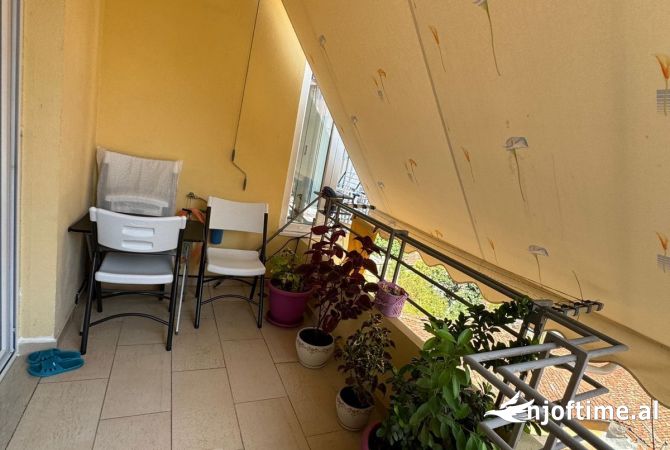 Shtepi ne shitje Apartament ne Tirane, 2+1, Mobilimi E mobiluar, Pagesa 263,000  Euro.