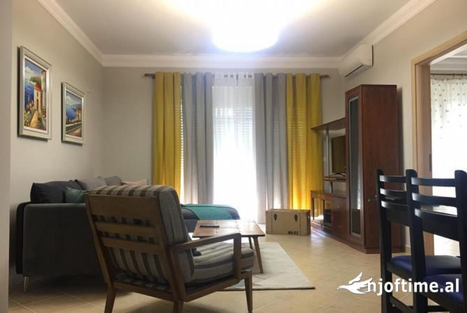 Shtepi me qera 2+1 ne Tirane - 450 Euro