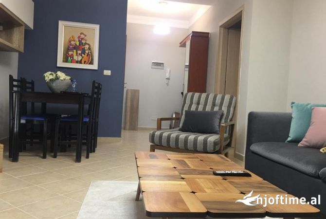 Shtepi me qera 2+1 ne Tirane - 450 Euro