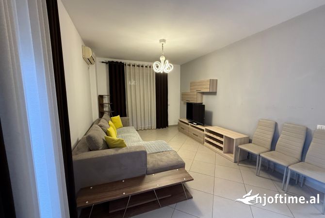 Shtepi me qera 2+1 ne Tirane - 550 Euro