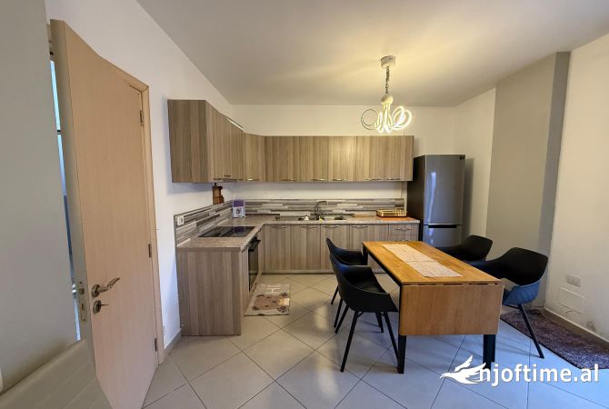Shtepi me qera 2+1 ne Tirane - 550 Euro