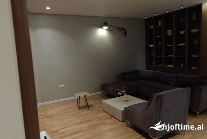 Shtepi ne shitje 3+1 ne Tirane - 416,000 Euro