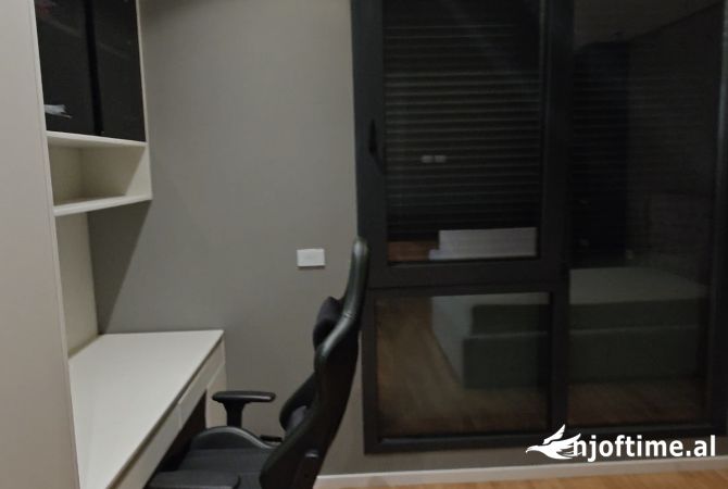 Shtepi ne shitje Apartament ne Tirane, 3+1, Mobilimi E mobiluar, Pagesa 416,000  Euro.