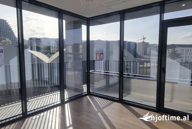 Ambient biznesi me qera 3+1 ne Tirane - 1,400 Euro