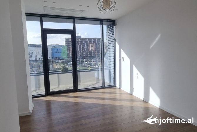 Ambient biznesi me qera 3+1 ne Tirane - 1,400 Euro