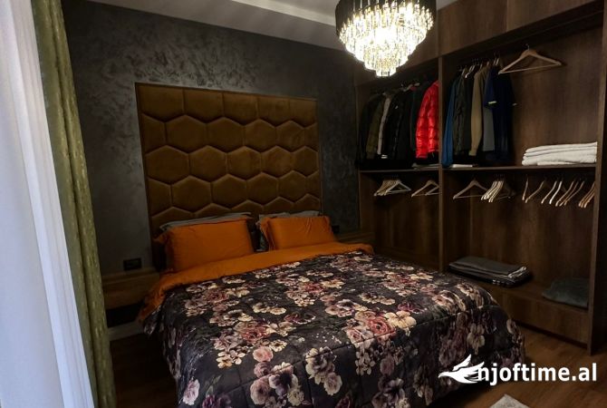 Shtepi me qera 5+1 ne Tirane - 5,000 Euro