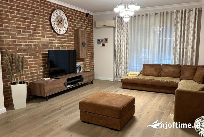 Shtepi ne shitje 2+1 ne Tirane - 260,000 Euro