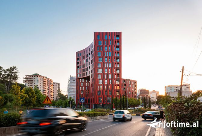 Ambient biznesi me qera 3+1 ne Tirane - 2,300 Euro