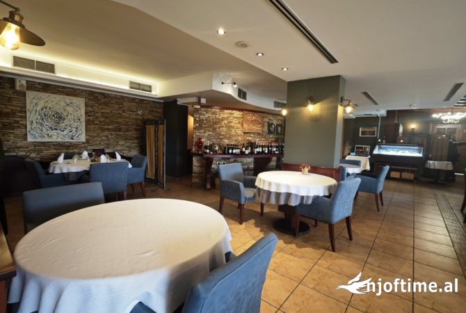 Shitet Restoranti. Prone + Biznes I Ngritur 