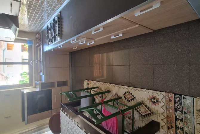 Shtepi me qera Apartament ne Tirane, 2+1, Mobilimi E mobiluar, Pagesa 50,000  Leke.