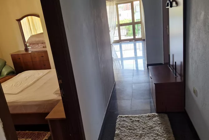 Shtepi me qera Apartament ne Tirane, 2+1, Mobilimi E mobiluar, Pagesa 50,000  Leke.