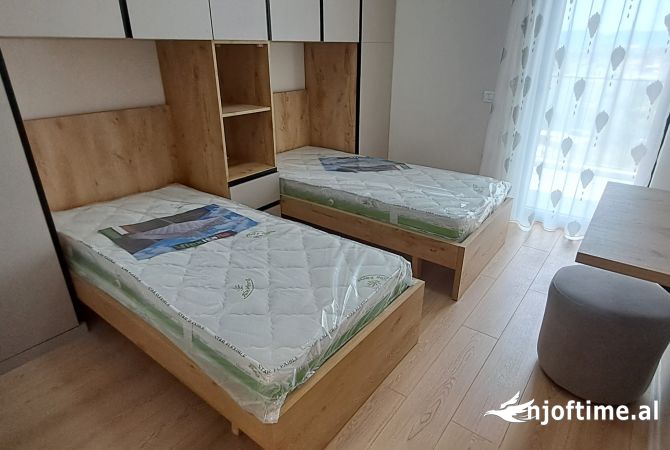 Shtepi me qera Apartament ne Tirane, 2+1, Mobilimi E mobiluar, Pagesa 570  Euro.