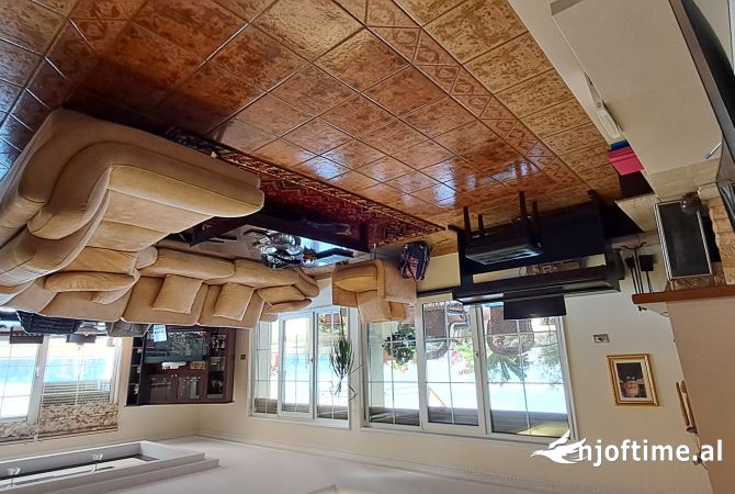 Shtepi ne shitje Penthose(kati i fundit panoramik) ne Tirane, 5+1, Mobilimi E mobiluar, Pagesa 660,000  Euro.