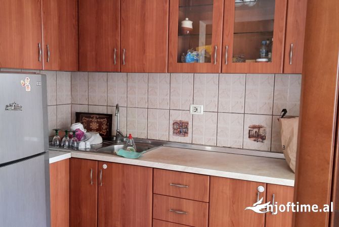 Shtepi me qera 2+1 ne Tirane - 35,000 Leke
