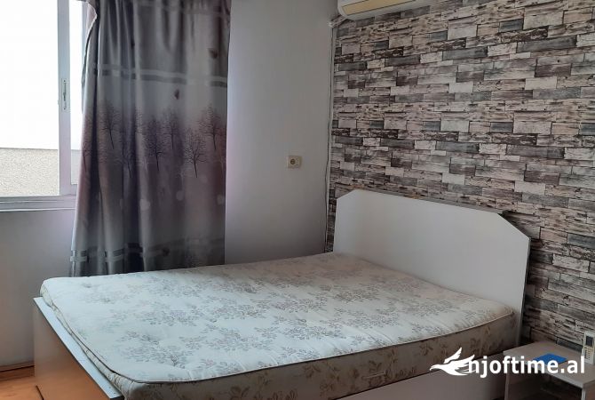 Shtepi me qera Apartament ne Tirane, 2+1, Mobilimi E mobiluar, Pagesa 35,000  Leke.