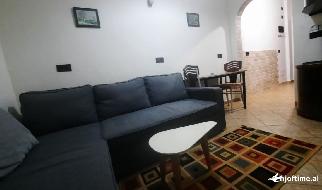 Shtepi me qera Apartament ne Tirane, 1+1, Mobilimi E mobiluar, Pagesa 430  Euro.