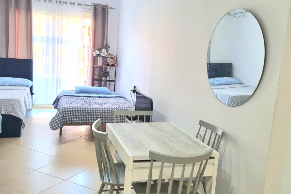 Shtepi me qera Apartament ne Vlore, 1+1, Mobilimi E mobiluar, Pagesa 470  Euro.