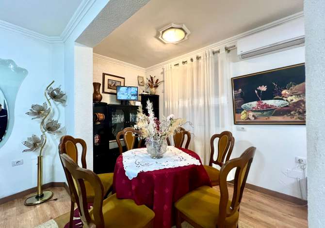 Shtepi ne shitje Shtepi Private ne Tirane, 2+1, Mobilimi E mobiluar, Pagesa 150,000  Euro.