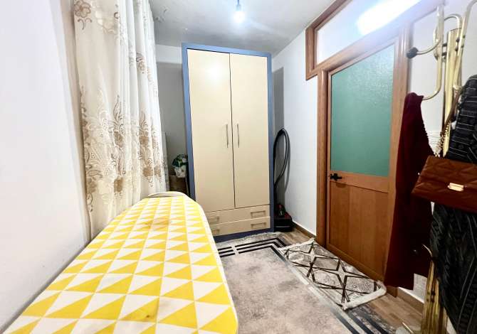 Shtepi ne shitje Shtepi Private ne Tirane, 2+1, Mobilimi E mobiluar, Pagesa 150,000  Euro.