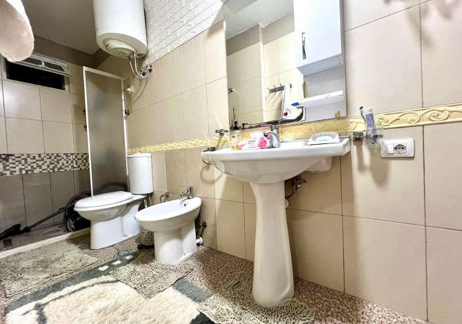 Shtepi ne shitje Shtepi Private ne Tirane, 2+1, Mobilimi E mobiluar, Pagesa 150,000  Euro.