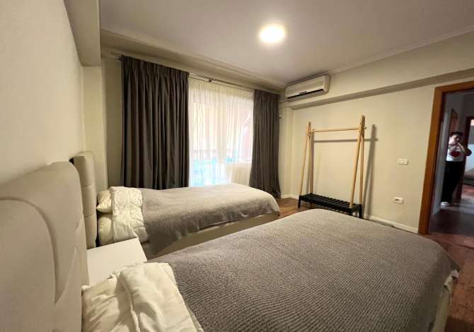 Shtepi me qera Apartament ne Tirane, 2+1, Mobilimi E mobiluar, Pagesa 800  Euro.