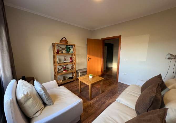 Shtepi me qera Apartament ne Tirane, 2+1, Mobilimi E mobiluar, Pagesa 800  Euro.