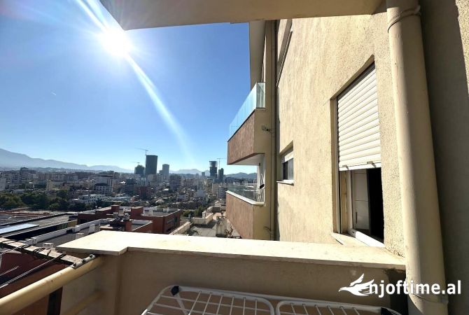Shtepi ne shitje Apartament ne Tirane, 2+1, Mobilimi E mobiluar, Pagesa 195,000  Euro.