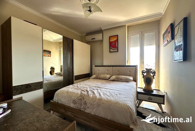 Shtepi ne shitje Apartament ne Tirane, 2+1, Mobilimi E mobiluar, Pagesa 195,000  Euro.