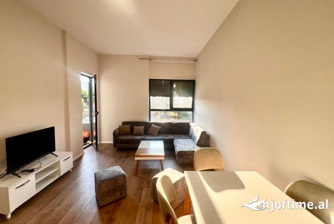 Shtepi me qera 1+1 ne Tirane - 390 Euro