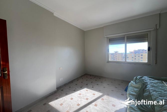Shtepi ne shitje Apartament ne Durres, 3+1, Mobilimi E mobiluar, Pagesa 220,000  Euro.