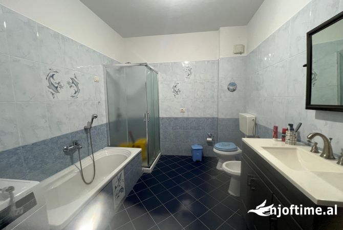 Shtepi ne shitje Apartament ne Durres, 3+1, Mobilimi E mobiluar, Pagesa 220,000  Euro.