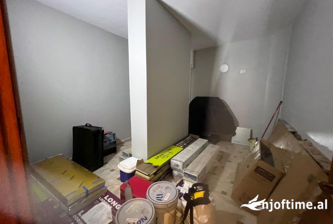 Shtepi ne shitje Apartament ne Durres, 3+1, Mobilimi E mobiluar, Pagesa 220,000  Euro.