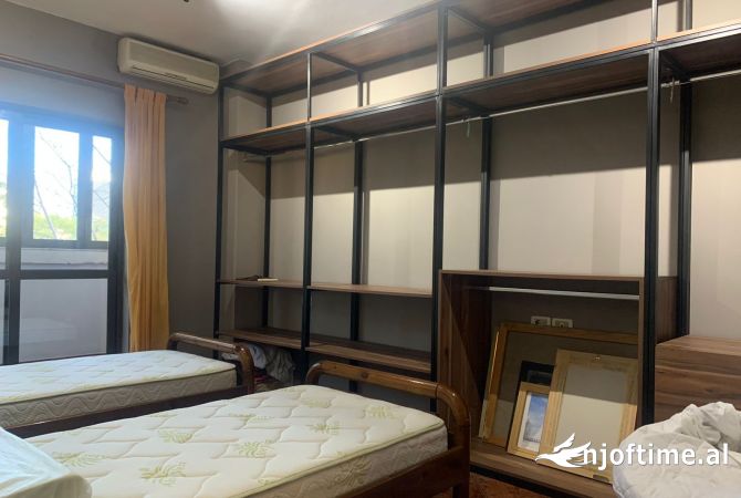 Shtepi me qera Apartament ne Tirane, 3+1, Mobilimi E mobiluar, Pagesa 650  Euro.