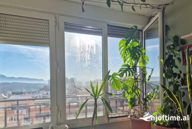 Shtepi ne shitje Apartament ne Tirane, 2+1, Mobilimi E mobiluar, Pagesa 190,000  Euro.