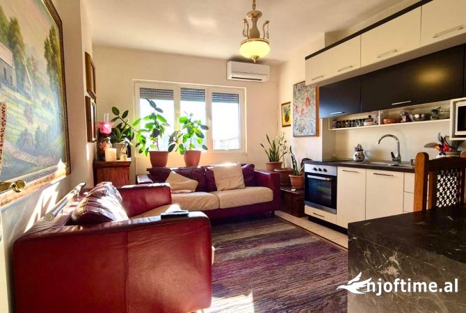 Shtepi ne shitje Apartament ne Tirane, 2+1, Mobilimi E mobiluar, Pagesa 190,000  Euro.